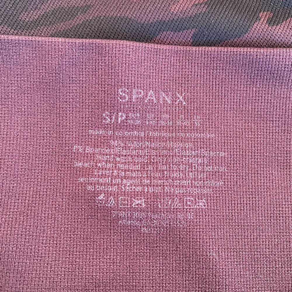 Spanx Red Camo Seamless Leggings - Picture 5 of 5